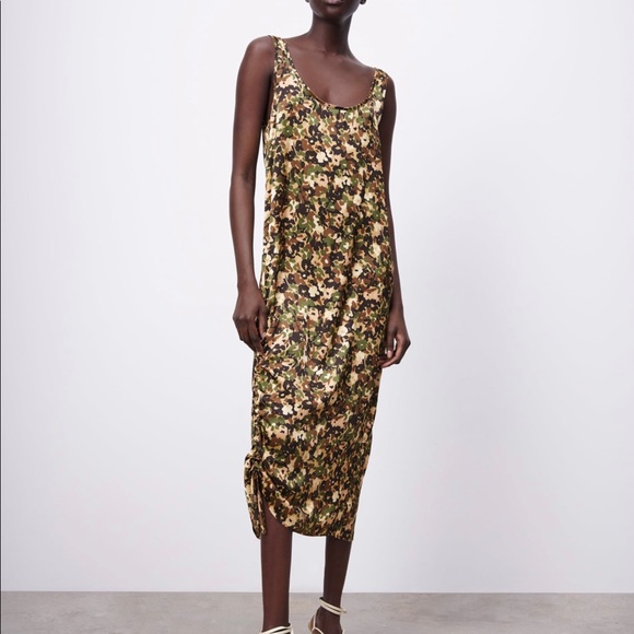 ⭐️ NEW Zara Flowy Printed Dress - Picture 4 of 8